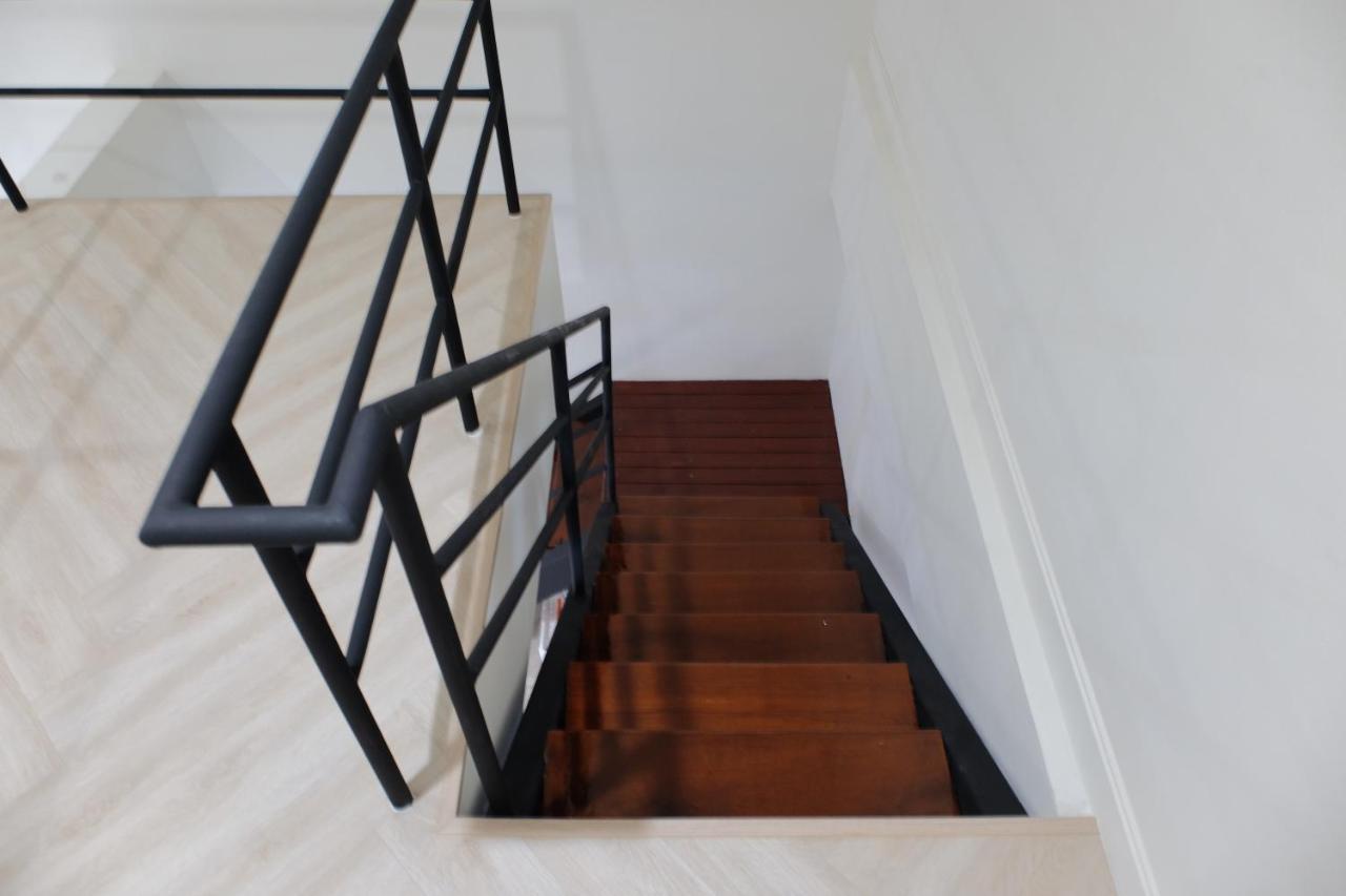 Apartamento Baan Khun Pra Duplex Rm3 Bangkok Exterior foto